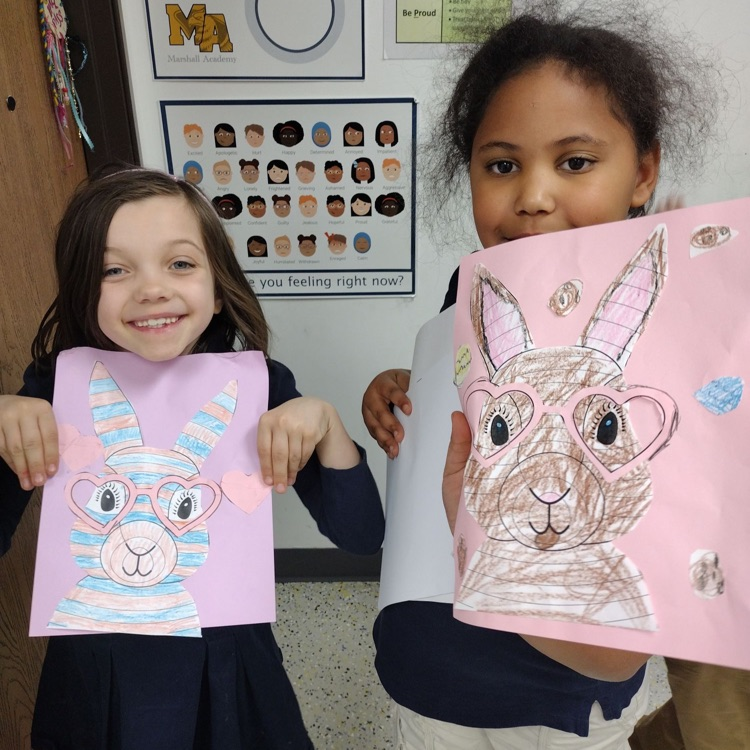 MAGriffons's tweet photo. Funny bunny 🐰 art project! 
#MAexcellence #artisfun🎨 #happykids https://t.co/HmaxqxznHg