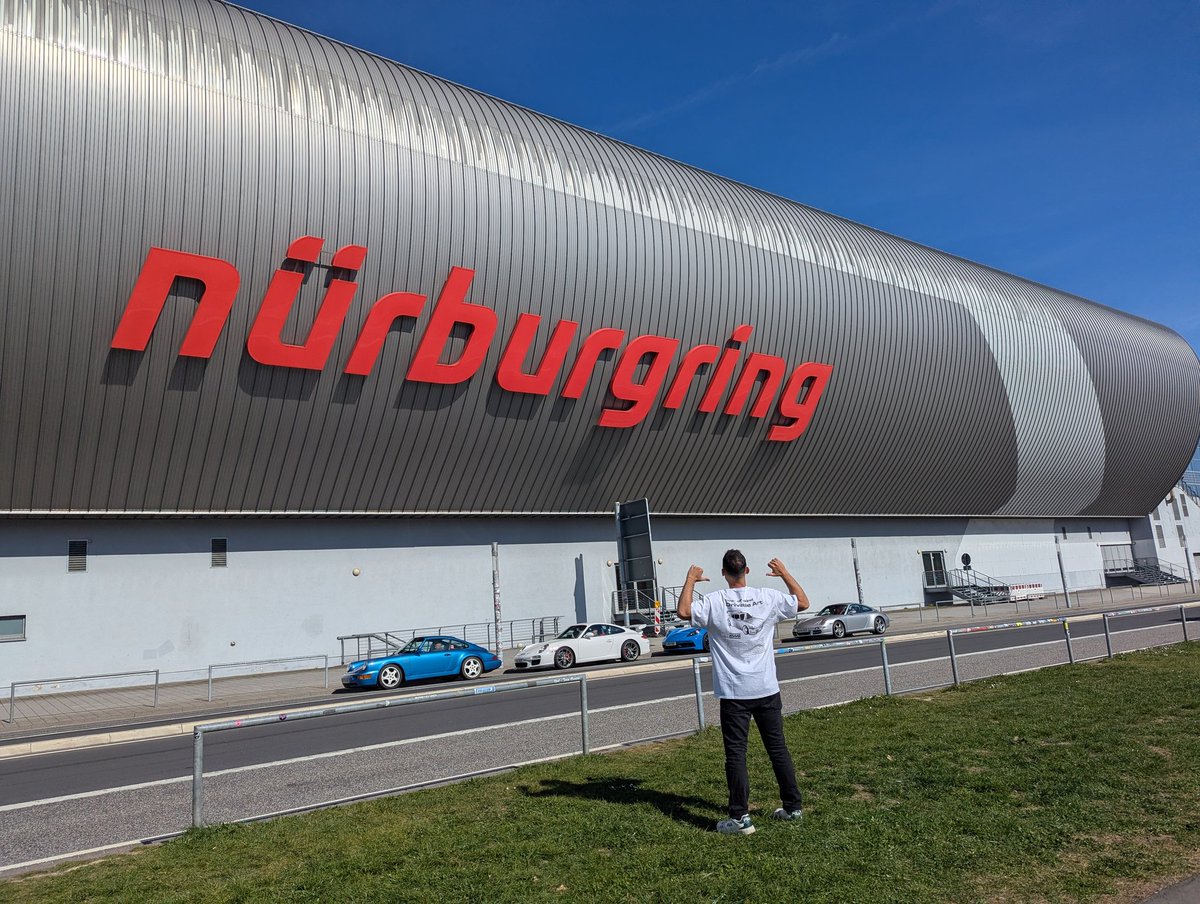 DDelevv's tweet photo. Rodar en el Nurburgring en mojado, con semislicks y sobrevivir, hecho✅ https://t.co/JaL9fYRRKL