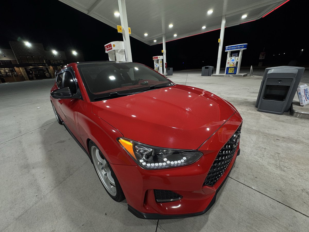 xChancelerx's tweet photo. Red cars> https://t.co/zh7J4GwgAj