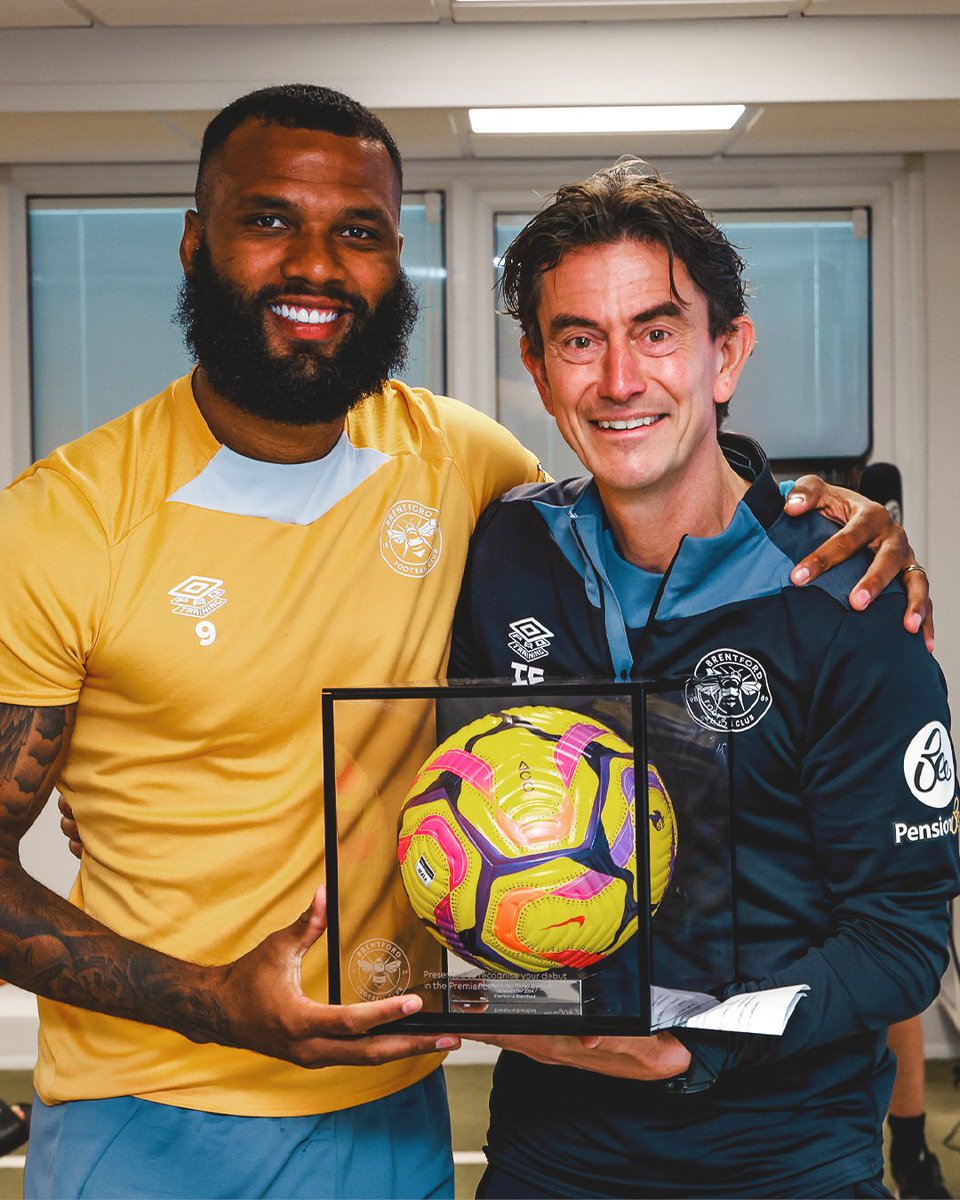 BrentfordFC's tweet photo. 🇧🇷🐝 Our first Brazilian Bee!

Igor Thiago with his @PremierLeague debut ball ⚽ https://t.co/u3iyQXEdZ1