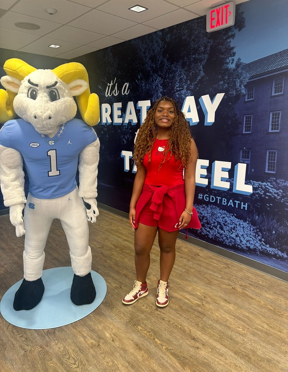 GCSchoolsNC's tweet photo. #GCSReady | Amiera Alharazim, a student at The Middle College at UNCG, started her GCS journey at Frazier Elementary. She plans to be a rheumatologist and has accepted a full-ride scholarship to UNC-Chapel Hill. Congrats, Amiera! Share your seniorβs story via the π in our bio. https://t.co/r6SVXD7nWo