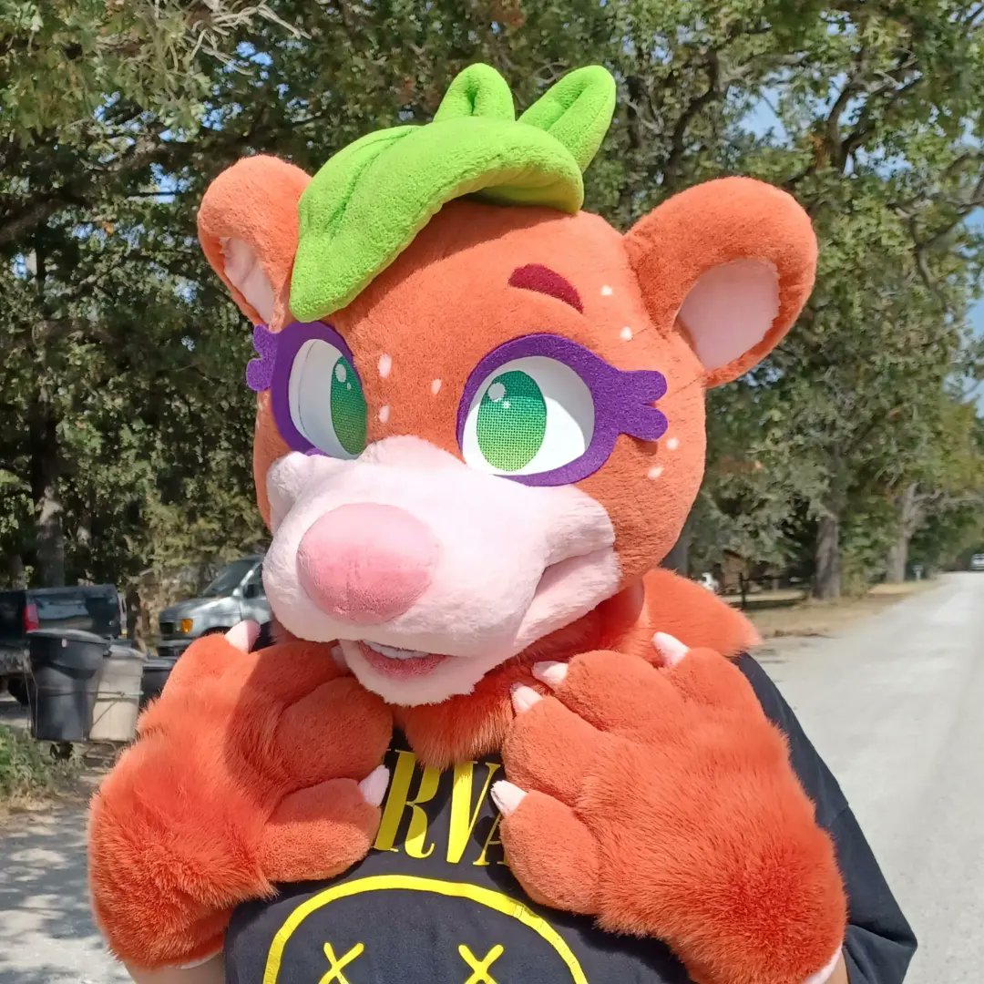 Fuzz_Sunday's tweet photo. Taking one more head only c0mmission for my summer queue!! Starting at $/2k!! Comment or DM if interested! https://t.co/yQlu6fMgLp