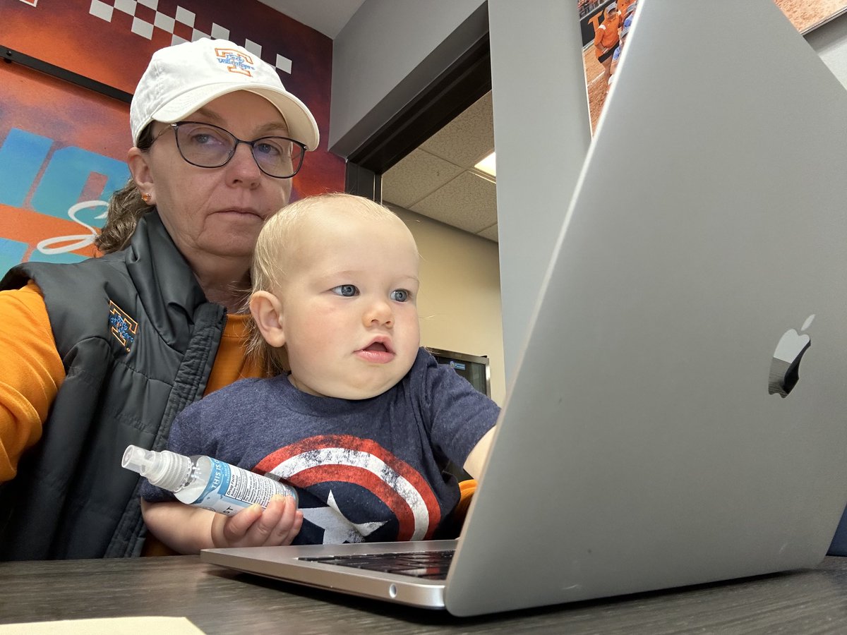 Karen Weekly tweet media