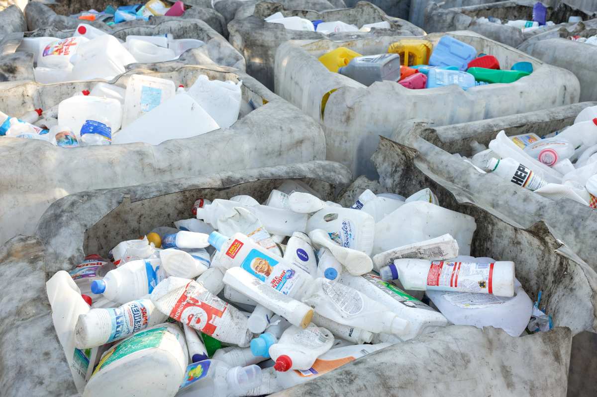 Nuevo estudio descubre que la tasa de reciclaje de plástico a nivel mundial sigue siendo del 9 %, sin mejoras significativas en los últimos años.

ecoinventos.com/la-tasa-de-rec…