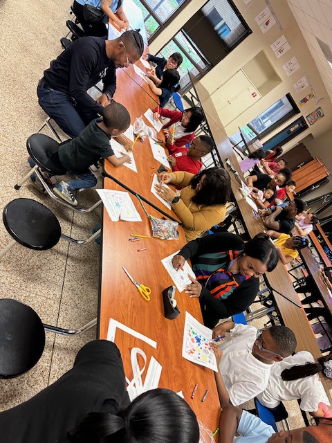 Mahanay_CIA's tweet image. Family Engagement is Important. We love our CIA students and parents. #SpringOuting @AliefISD_CIA @Henderson_CIA @MahanayStars