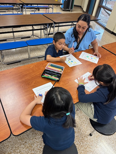 Mahanay_CIA's tweet image. Family Engagement is Important. We love our CIA students and parents. #SpringOuting @AliefISD_CIA @Henderson_CIA @MahanayStars