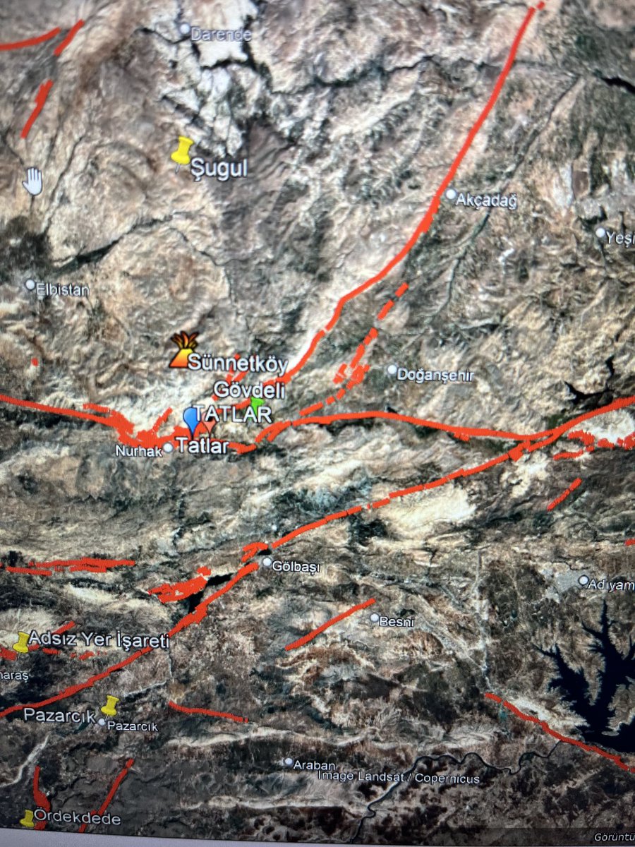 nacigorur's tweet photo. Arkadaşlar, bu sabah Kahramanmaraş’ın Tatlar-Nurhak mevkiinde 4,0 deprem oldu.Deprem Çardak Fayının doğusunda, Malatya Fayı ile (Akçadağ Segmenti) kesim noktasında. Malatya Fayına Stres bindirmesi muhtemel olduğu için yer itibari ile düşündürücü. Sevgiyle. https://t.co/PzcTlDnYhU