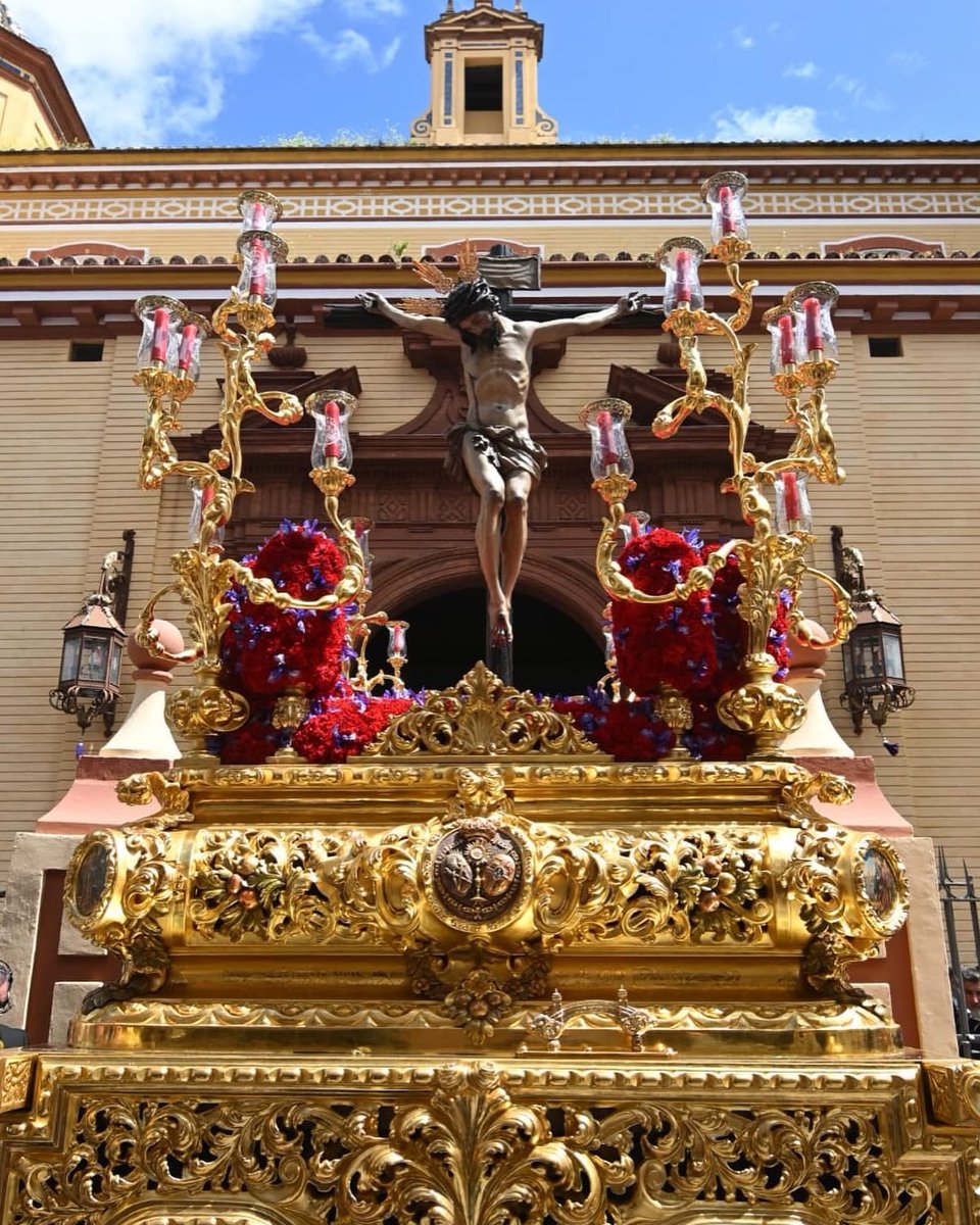 hdadsbernardo's tweet photo. ⚫️🟣 #SanBernardo25 | Así ha salido el Santísimo Cristo de la Salud para repartir salud un año más. https://t.co/sf6mBBecpc