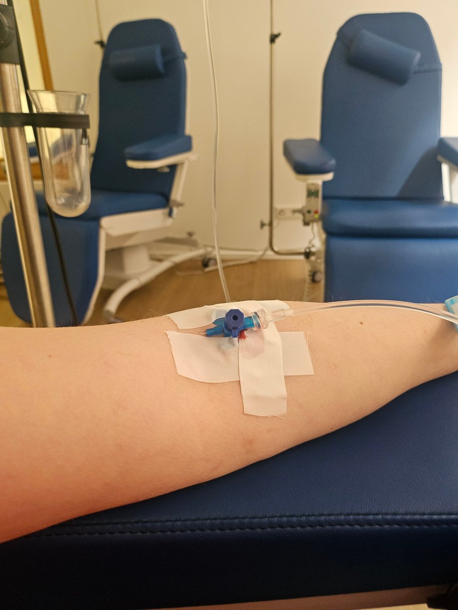 Benny_The_Nerd's tweet photo. Hey, meine #Nerds.

Hab die erste #Infusion gut vertragen &amp; bin wieder gut nach hause gekommen.

Da liegt dann auf meinen #Gaming Tisch auf einmal ein Paket von #Caseking.

Was könnte wohl da drin sein ihr könnt ja mal raten.
Die Auflösung kommt dann nachher.

LG euer Benny. https://t.co/YSrqRCIDcY
