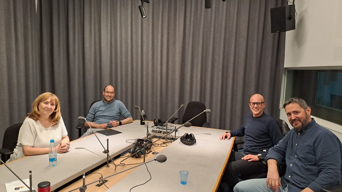 #UmetnostMožnega V škripcih sta Golob in Janša. Prvi, ker je šel na počitnice k znancu in nadzorniku v dveh J zavodih, drugemu pa grozi zaporna kazen zaradi nepremičninskih poslov v Trenti. O tem, pa tudi o refeerndumu se s <a href="/TaS4213/">Tanja Staric</a> pogovarjava z <a href="/Rok_DS/">Rok Čakš</a> in <a href="/MatejGroselj/">Matej Grošelj</a>, <a href="/vecer/">Večer</a>