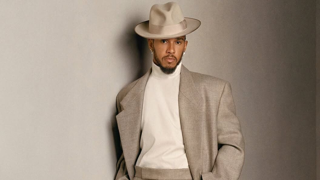 Costume impeccable et allure de dandy: Lewis Hamilton prend la pose pour le magazine Vogue
l.bfmtv.com/nHNM