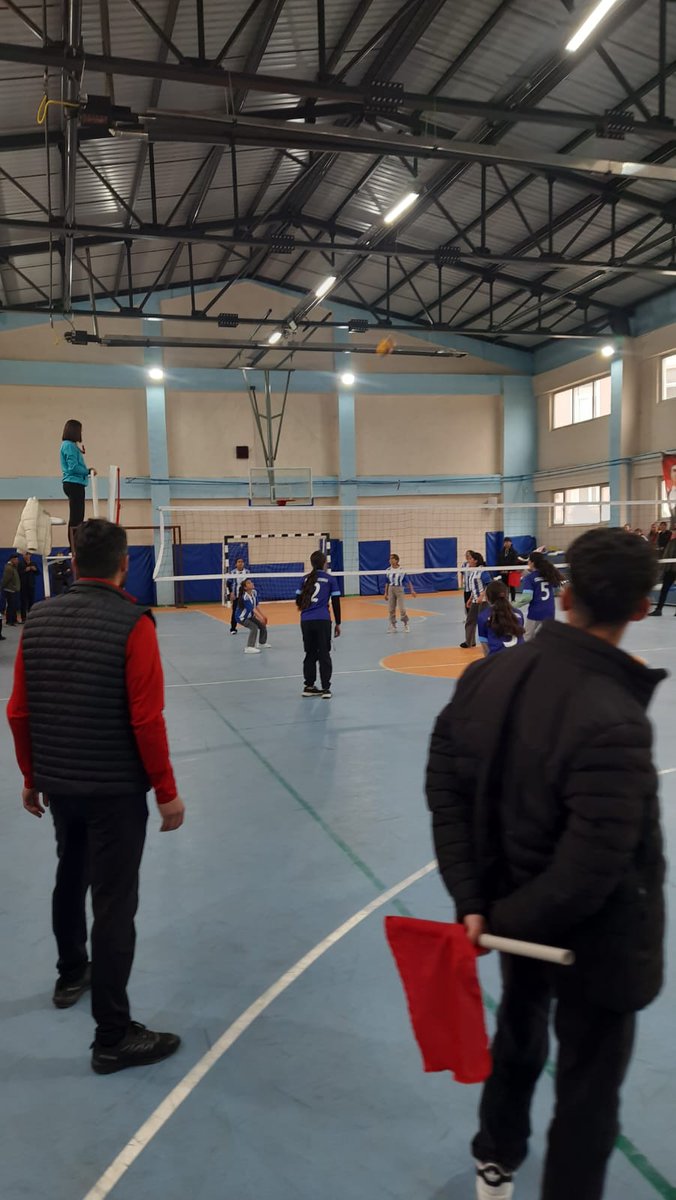 caycogurlu's tweet photo. Taşlıçay Gençlik Merkezi tarafından düzenlenen okul sporları kapsamında Yıldız Kızlar 2.Küme Voleybol Turnuvası'na katılan öğrencilerimizi tebrik ederiz. 
@taslicaymem @Ahmetkaya0404 @UtkuKzlkya https://t.co/E6LuRRotl4