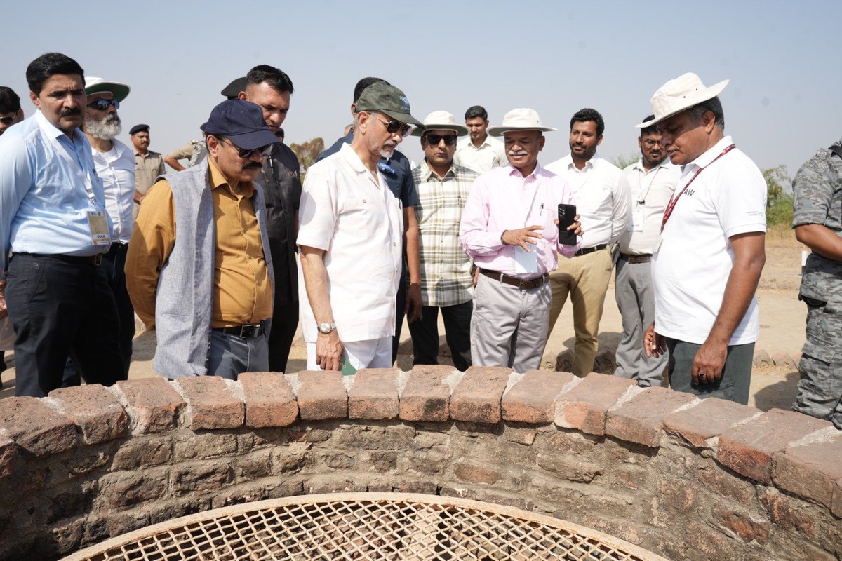 airnewsalerts's tweet photo. Minister of External Affairs @DrSJaishankar, who is on a tour to Gujarat, visited the historic site of Lothal and the National Maritime Heritage Complex (#NMHC) project near Ahmedabad in Gujarat. https://t.co/lrGwAZRfBc