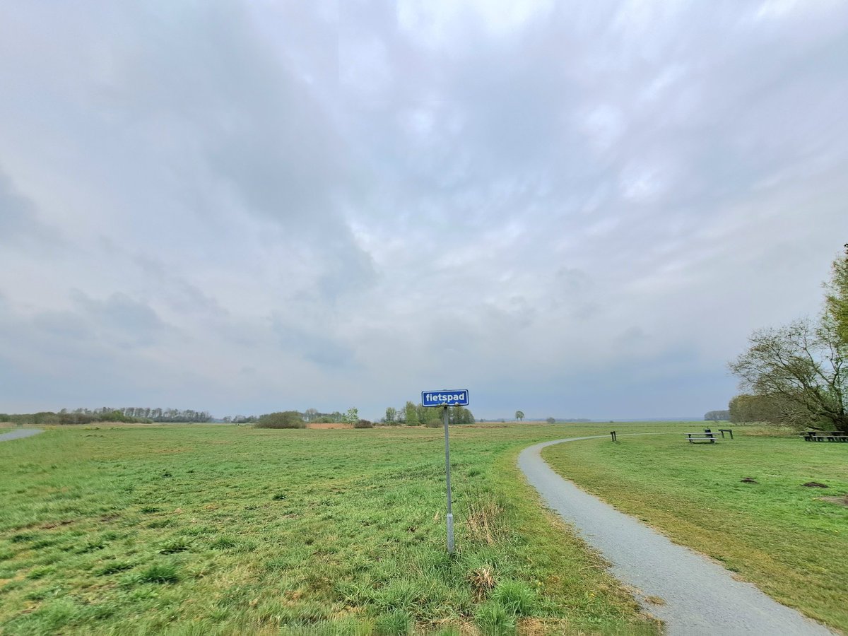 hoekzema59's tweet photo. https://t.co/vg4ZjMIaIm  #opfietse in de leegte tussen #zuidlaren &amp; #eext https://t.co/TJnklWPN3m