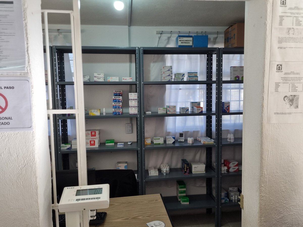 MXMZACAPOAXTLA's tweet photo. Esto no puede seguir asi en las farmacias de nuestro glorioso issstep no hay  medicamento PERO QUE TAL LOS DESCUENTOS @armentapuebla_ @Claudiashein @e_consulta @ISSSTEP_Puebla @JCarlos_Valerio @laredcincoradio @R_AlfredoGP @SaludGobPue @Canal13Puebla https://t.co/XEkAPV2A1B