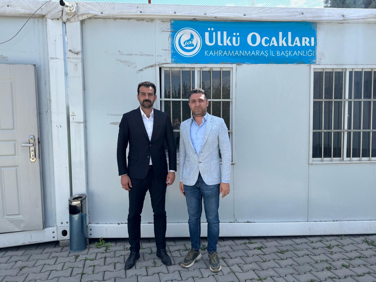 argedemenli's tweet photo. Kahramanmaraş Sütçü İmam Üniversitesi Türk Dili ve Edebiyatı Bölümü öğretim üyesi Sn. Dr. Ahmet Şükrü Somuncuoğlu’nu kutlu ocağımızda ağırladık.

Nazik ziyaretleri için kıymetli hocamıza teşekkür ediyorum.

@ayyildirim1 
@oguzhankaramik 
@Ulku_Ocaklari https://t.co/gleU3Nw7Hu