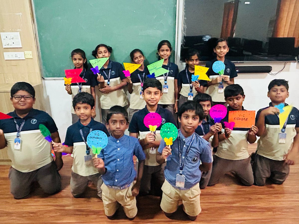 SriNachammal's tweet photo. Grade 5 students created identity flags that reflected their personalities, dreams & cultural roots using a variety of materials such as papers, fabric scraps & markers. Each flag was a unique expression of individuality
#PersonalityTypes #crafts #Identity #creatives #ExpressYou https://t.co/3N2DBmJsxS