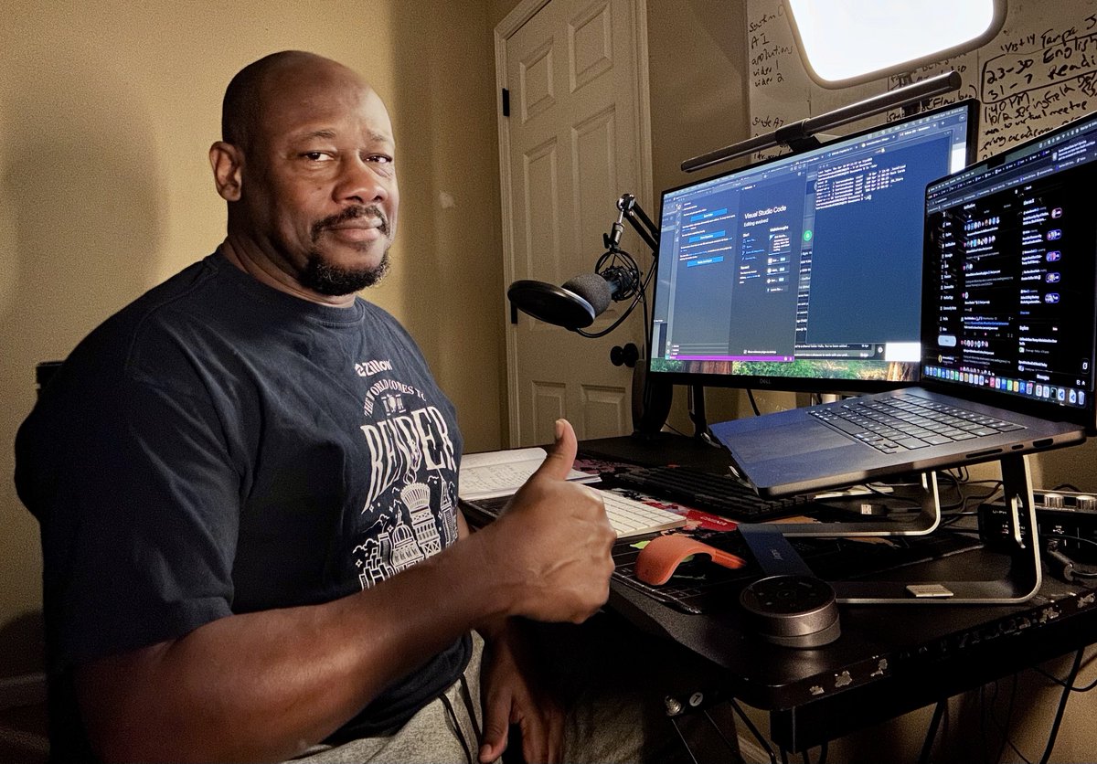 LawrenceDCodes's tweet image. Back in the saddle. #feelsGood