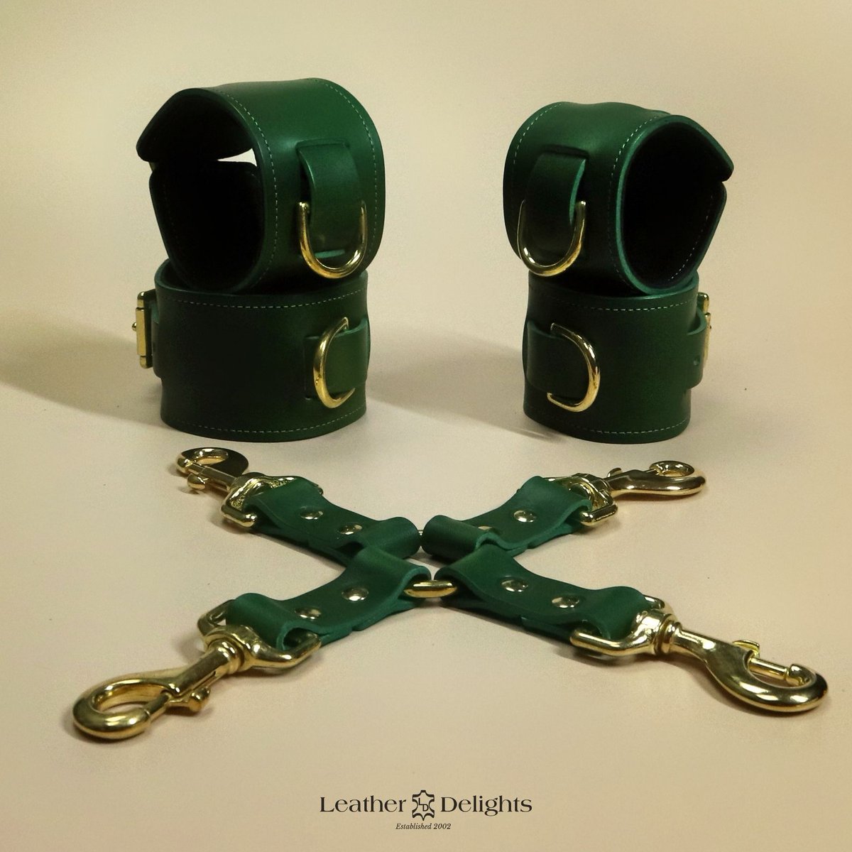 leatherdelights's tweet image. Luxury meets strength: Our Heavy Duty Bondage cuffs in forest green Italian leather with solid brass fittings. Each set handcrafted in our UK workshop.

When only the finest will do...

#HandmadeInUK #BritishCraftsmanship