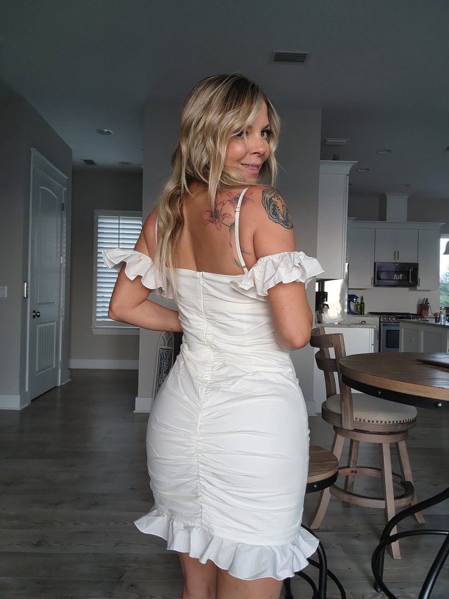 FYI ~ you are not chatting to me on any secret fan pages or pages that look like me with a different name 😆 it’s always a guy using my pics. STOP falling for it lol I literally have my only other X account in my bio here and there’s only ONE place that I chat and it’s my spicy