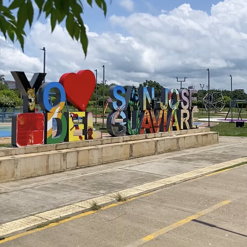 🇨🇴🌿 Guaviare, tierra ancestral y llena de naturaleza, es protagonista en Semana Santa. El equipo regional de #ProsperidadSocial comparte esta experiencia desde el corazón verde de Colombia, recorriendo sus cuatro municipios 👉🏽: youtube.com/shorts/UY0Tz8m…