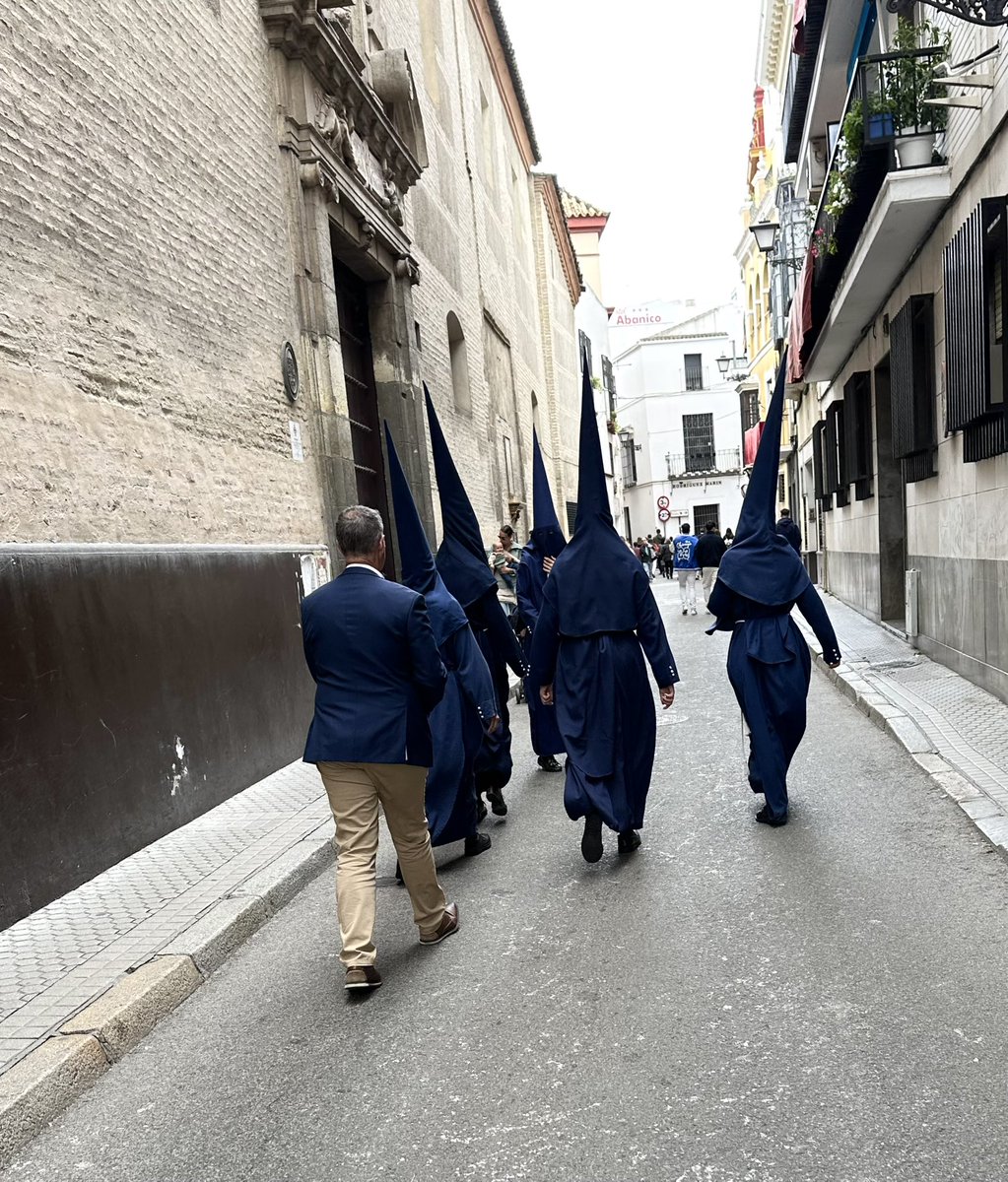 joseangelf20's tweet photo. Miércoles Santo, miércoles de @HdadBaratillo 

#Sevilla #SSantaSevilla25 #ssantasevilla2025 #SemanaSanta https://t.co/l9fCP5uxRg