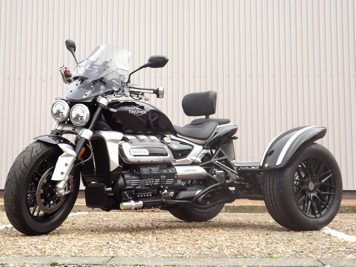 casarva's tweet photo. Casarva Triumph R3R Independent Rear Suspension Trike . 2.5 litre 3 cylinder engine with custom built bolt on trike conversion. 
Hand built by Casarva Trikes https://t.co/aLO6N4bof9   

#trikes #triumphmotorcycles https://t.co/siXsiYBVeS