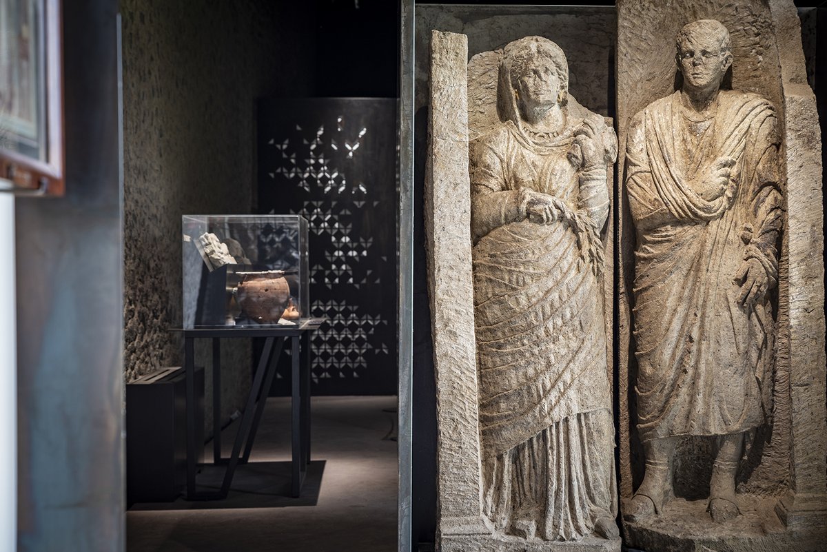 pompeii_sites's tweet photo. La scoperta delle condizioni di vita delle donne e bambine, degli aspetti della vita quotidiana e della posizione che occupavano nella casa e nella società romana e ancor più in una città campana quale Pompei, è il filo conduttore della mostra “Essere donna nell’antica Pompei” https://t.co/yNKQWSk6xJ