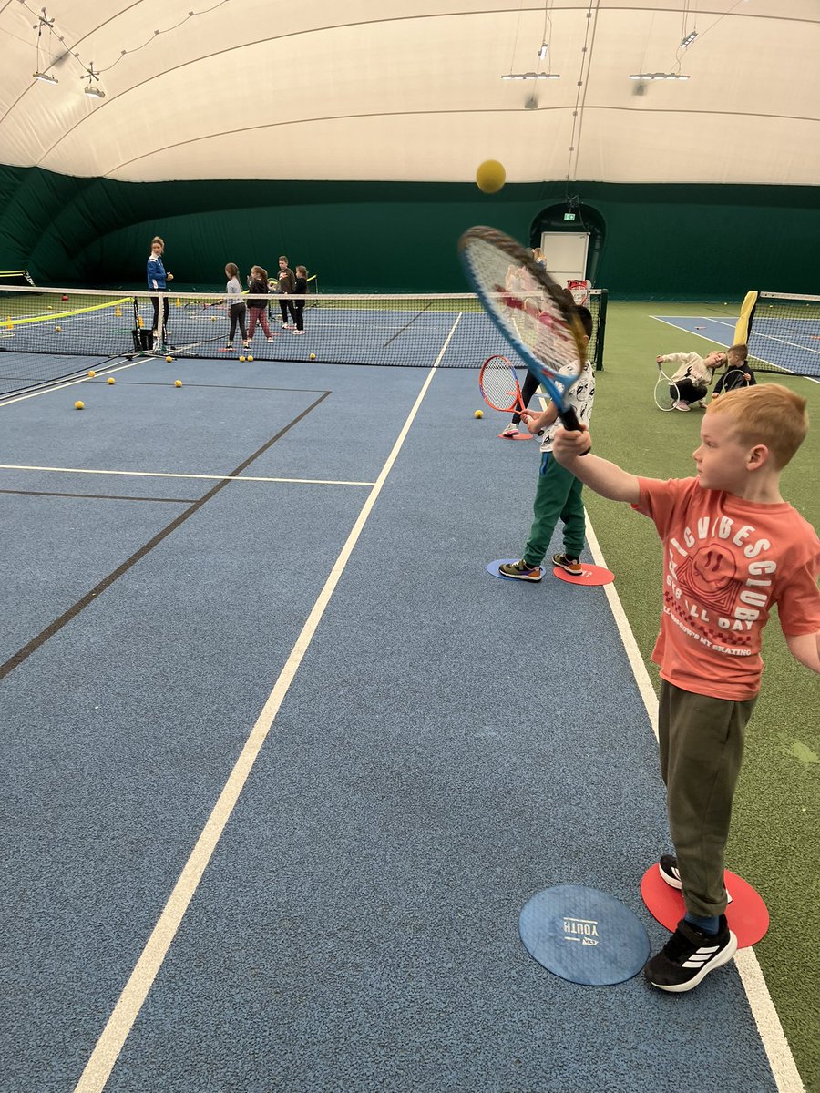 BridgendTennis's tweet image. 🎾Day 3 of Easter Camps

👩🏾‍🤝‍👩🏼55 children

🔵5 U 5’s
🔴23 U8’s
🟠14 U10’s
🟢13 U12’s

🏆Future WIMBLEDON champion?

🤪FUN FUN FUN

ℹ️Book a space below:

bridgendtennisclub.com/pages/eventlis…

#CommunityClub #awardwinning #easteractivitiesforkids #tenniscoaching #holidaycampsforkids