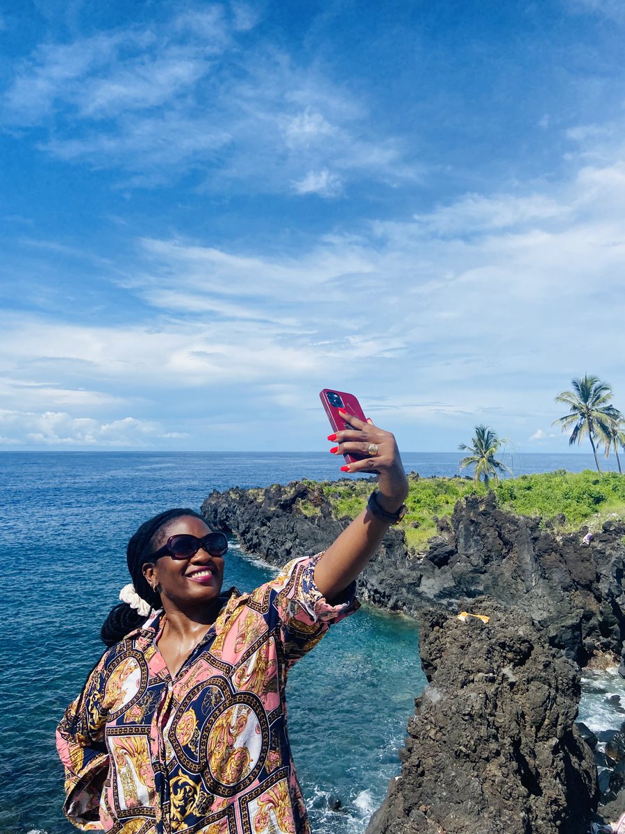 Uganda is my second home. It’s where I learned English. Now back in Comoros, I often guide ecotourism tours. Yesterday, I proudly guided a Ugandan visitor around the islands🇰🇲.We shared amazing moments, exchanging stories and cultures from both our countries. #Ecotourism #Comoros