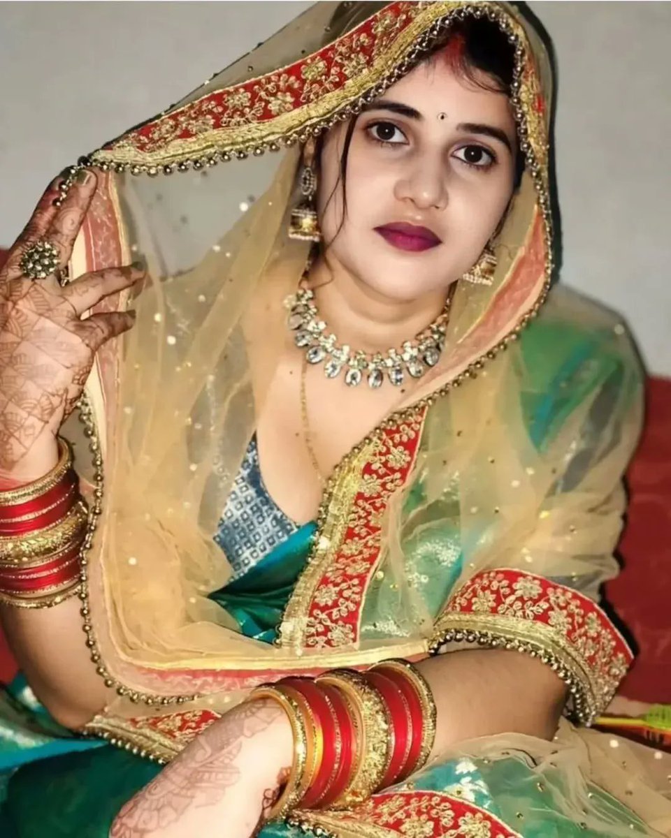 जिस हुस्न का दाम दो, उस से दिल नहीं लगता, 

प्रेम तो त्याग मांगता है शिवाय कुछ और के...!!