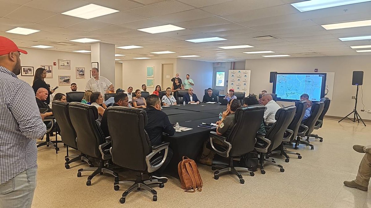 Como parte de los preparativos ante la llegada del crucero Icon of the Seas en #Ponce, el presidente del #NTSP, Ing. Jaime Lafuente participó en una reunión interagencial entre la Compañía de Turismo, la Autoridad de Carreteras y el Departamento de Seguridad Pública.