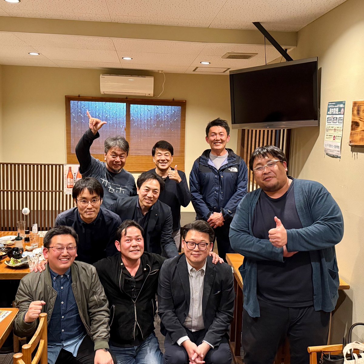 ainourapartners's tweet photo. 2025/04/16
本日は令和７年度初回となる理事会を相浦幼稚園の子育て支援施設「あえるばしょ」で開催しました。主な内容としては昨年度の振り返りと新年度の事業計画について。令和６年度はまちづくり構想の策定や提案活動がメインであったため、令和７年度は「実装」をテーマとしました。 https://t.co/Hs8qJFKXez