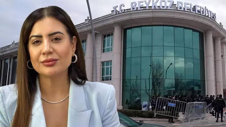 Ekrem İmamoğlu’nun Beylikdüzü ekibinden Fidan Gül itirafçı oldu

Beykoz Belediye Başkan Yardımcısı Gül’ün savcılık ifadesi:

Başkan (Alaattin Köseler) bizim bir önceki dönemde ihale alan şirketlerle çalışmamızı yasakladı. Geriye dönük ihale teklif etti ancak uygunsuz bulduğumdan