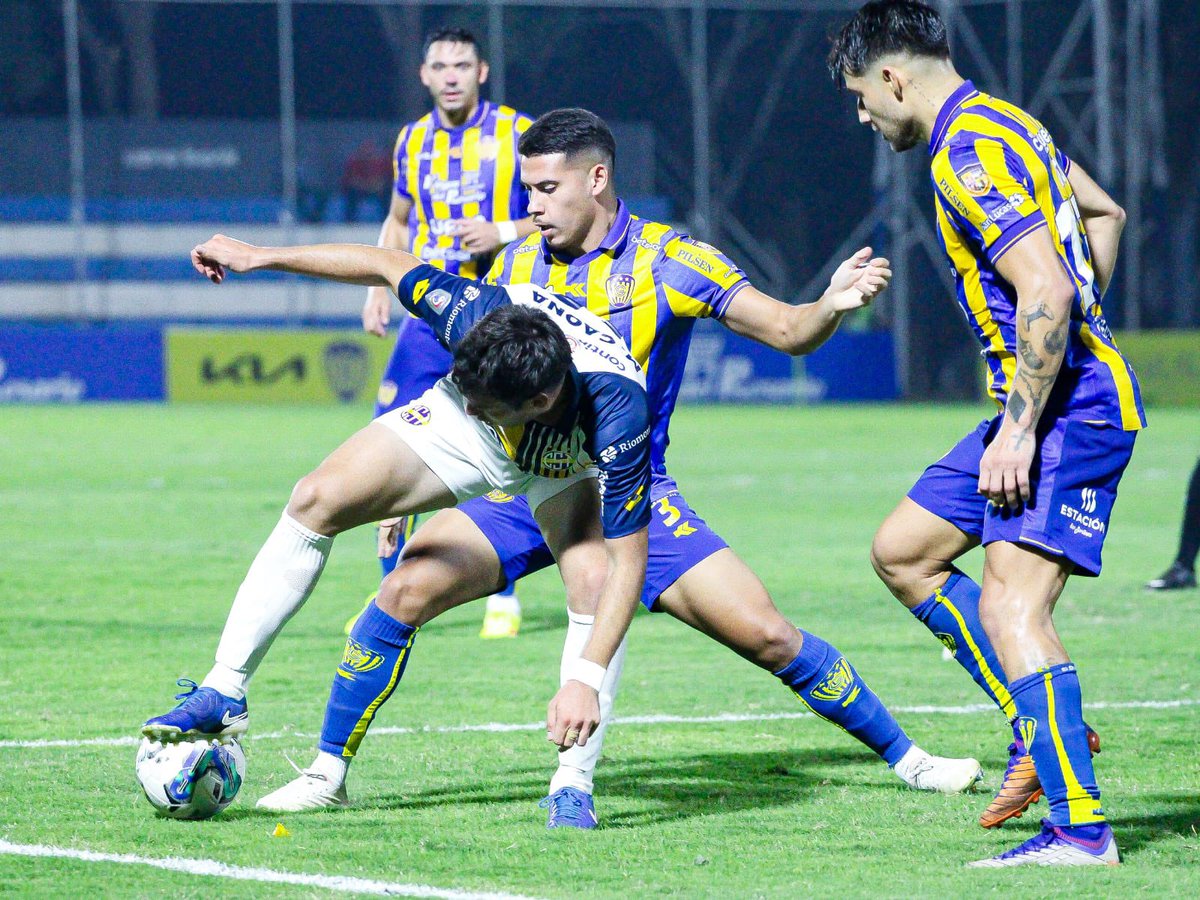 NO IMPORTA QUE VAYAS DESPACIO,
MIENTRAS NO TE DETENGAS. 💙💛