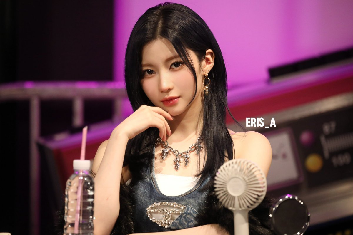 Eris_ASA's tweet image. 20250417 

HAPPY BIRTHDAY ASA🐰💗🎀

생일 축하합니다, 당신은 천사처럼 나타나서 우리에게 선물 같은 존재입니다, 당신이 앞으로 더욱 빛나기를 바랍니다, 앞으로 모든 생일을 함께 보내고 새해에는 더 많이 만날 수 있기를 바랍니다💗🎀

ᕱ⑅ᕱﾞ 
( ིྀ•༝• ིྀ)
づ   ど誕生日おめでとう𓂃…