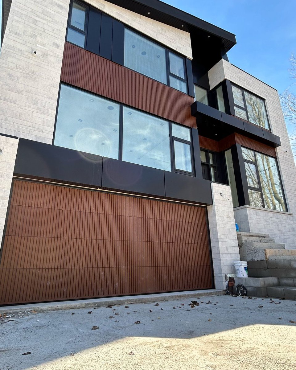 GTOaluminumUSA's tweet image. Check out this stunning building makeover! 

The transformation involves blending modern design with long-lasting materials.

Ready to upgrade your home? Let's make it happen! gtoaluminum.com

#GTOAluminum #CladdingSolutions #ModernDesign #ElevateYourSpace