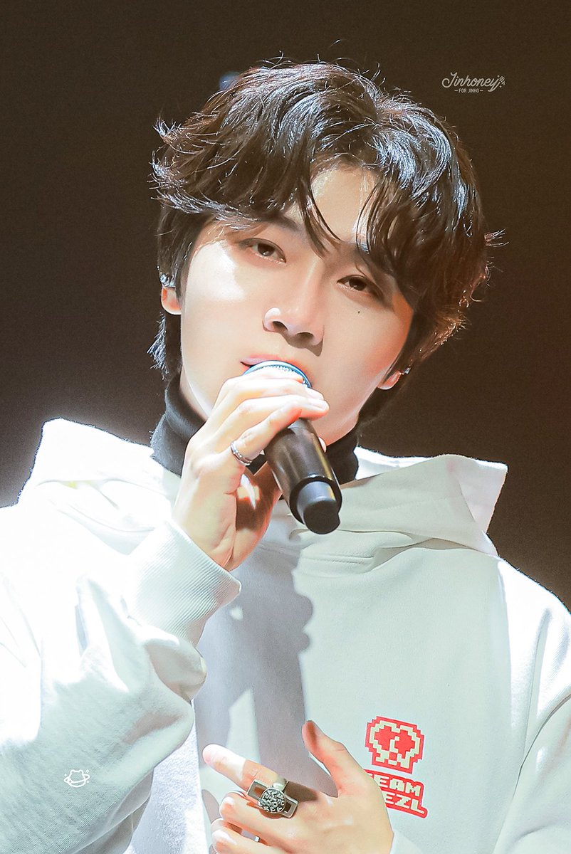 jinhoney417's tweet photo. 영원히 빛나는 별이 너야
모든 내일을 함께 걸어줘
찬란한 우리의 순간들을
- 
진호 <나의 너에게, 우리의 순간>

#영원히_빛나는_별이_진호야
#Jinho_Eternal_Shimmering_Star

#조진호 #진호 #JINHO #ジンホ
#크레즐 #펜타곤 #CREZL #PENTAGON
@jinhojo_x https://t.co/Jt2uAdW3JP