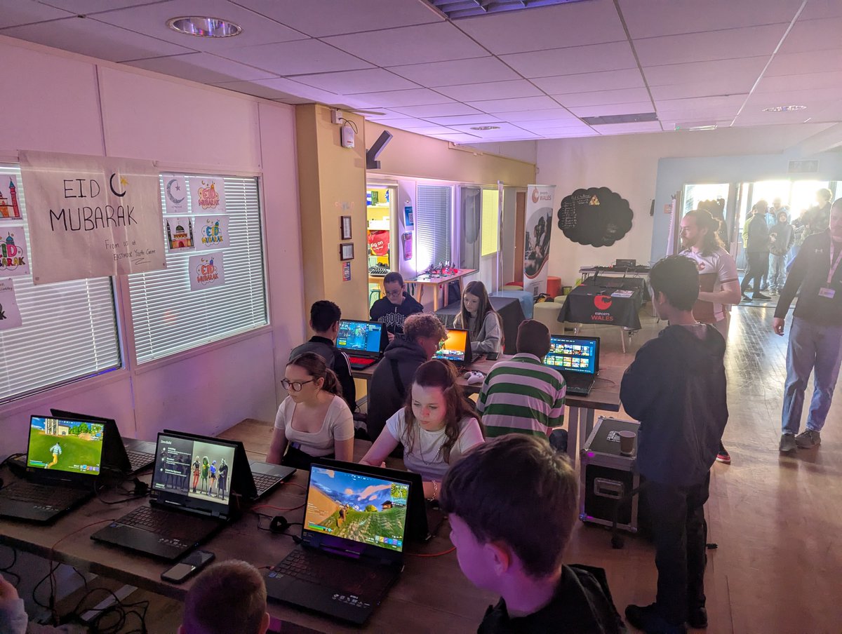 EsportsWales's tweet photo. 🎮 Esports Wales is at Cardiff Youth Gaming Day today at Eastmoors!

Come say hi, try out some games, and learn how to get involved in the Welsh esports scene 👾

We're here until 5 pm — don’t miss it! 🕔🔥

#EsportsWales https://t.co/igTkk0Dzae