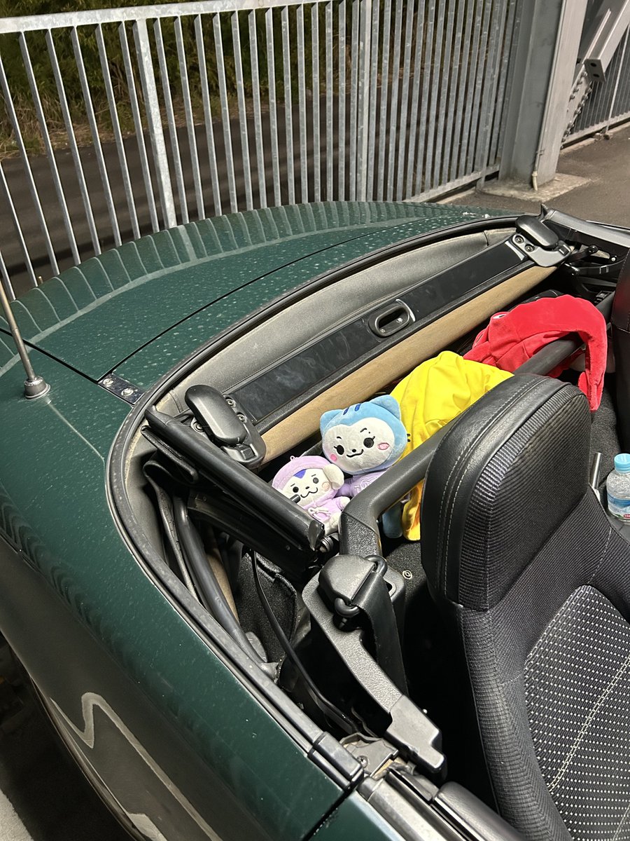 R417ll's tweet photo. リュジンさん誕生日おめでとおおお！💜
お車とても汚いけど愛車とリュジンさん😌🫶🏻
リュジンさんはやく逢いたいです
#ITZY #MIDZY #HappyRyujinDay #류진
#예쁜나이_스물다섯_신류진 
 #ACEnterRyujinDay https://t.co/9llJ5wkwWF