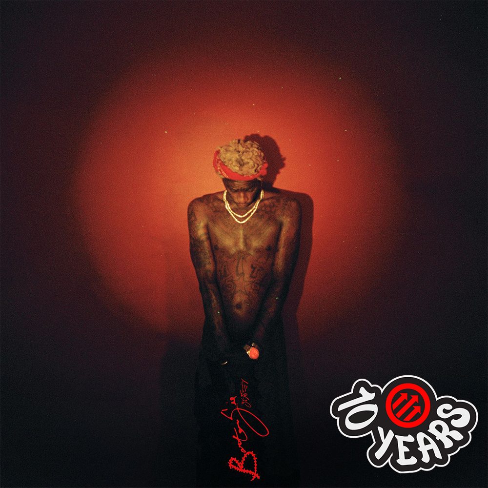 pitchfork's tweet photo. Young Thug's Barter 6 turns 10 this week. Far from a public idol-killing, or zany sideshow, Barter 6 is composed, patient, even subtle—an album neither fans nor detractors saw coming

Revisit our Best New Music review here: https://t.co/fpqpBCUDoA https://t.co/Dreh7TWGXb