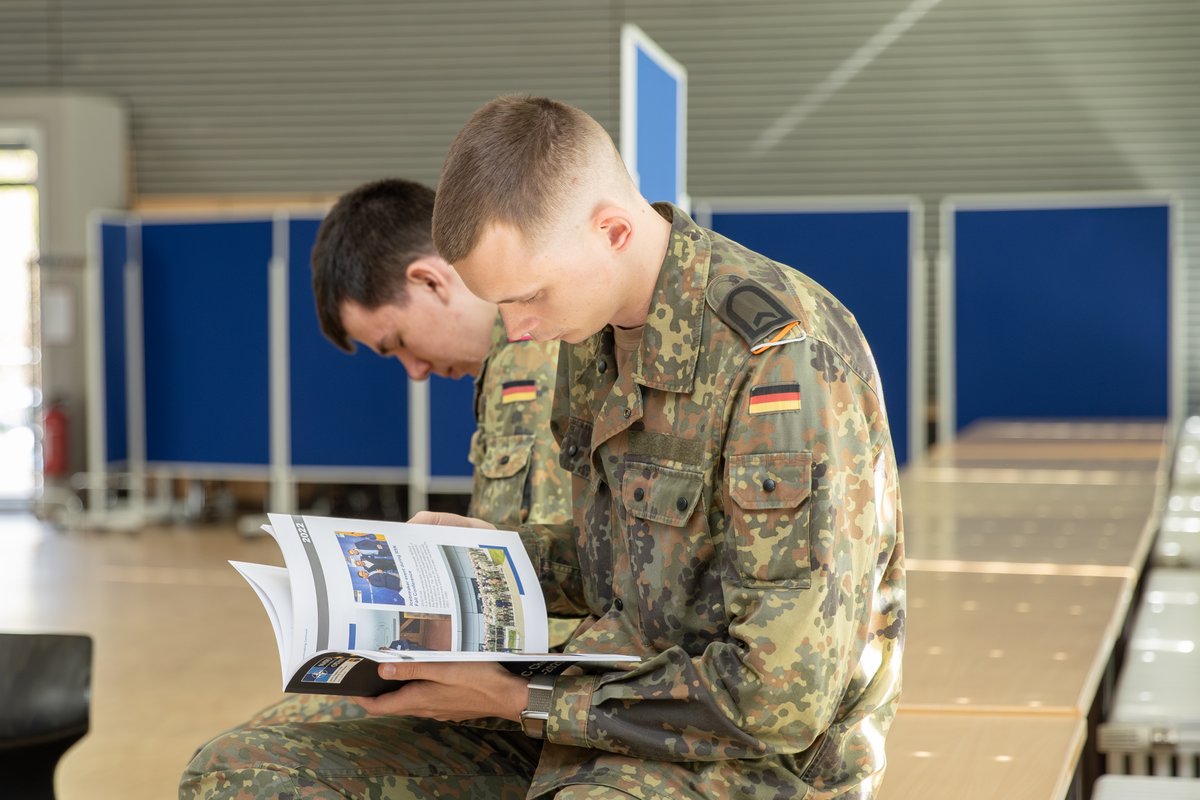 NATO Joint Support and Enabling Command - JSEC (@jsecnato) on Twitter photo JSEC welcomes <a href="/unibw/">UniBw M</a>! One of the highlights: briefing and discussion with JSEC's new #CSEL, 🇱🇺 AdjMaj Hinger: "The CSEL is COM’s voice and soldiers' ears", he explained. #StrongerTogether More about the tasks of a CSEL on JSEC webpage 👉shorturl.at/RvZa7
📸by OR-4 Seegert JSEC welcomes <a href="/unibw/">UniBw M</a>! One of the highlights: briefing and discussion with JSEC's new #CSEL, 🇱🇺 AdjMaj Hinger: "The CSEL is COM’s voice and soldiers' ears", he explained. #StrongerTogether More about the tasks of a CSEL on JSEC webpage 👉shorturl.at/RvZa7
📸by OR-4 Seegert