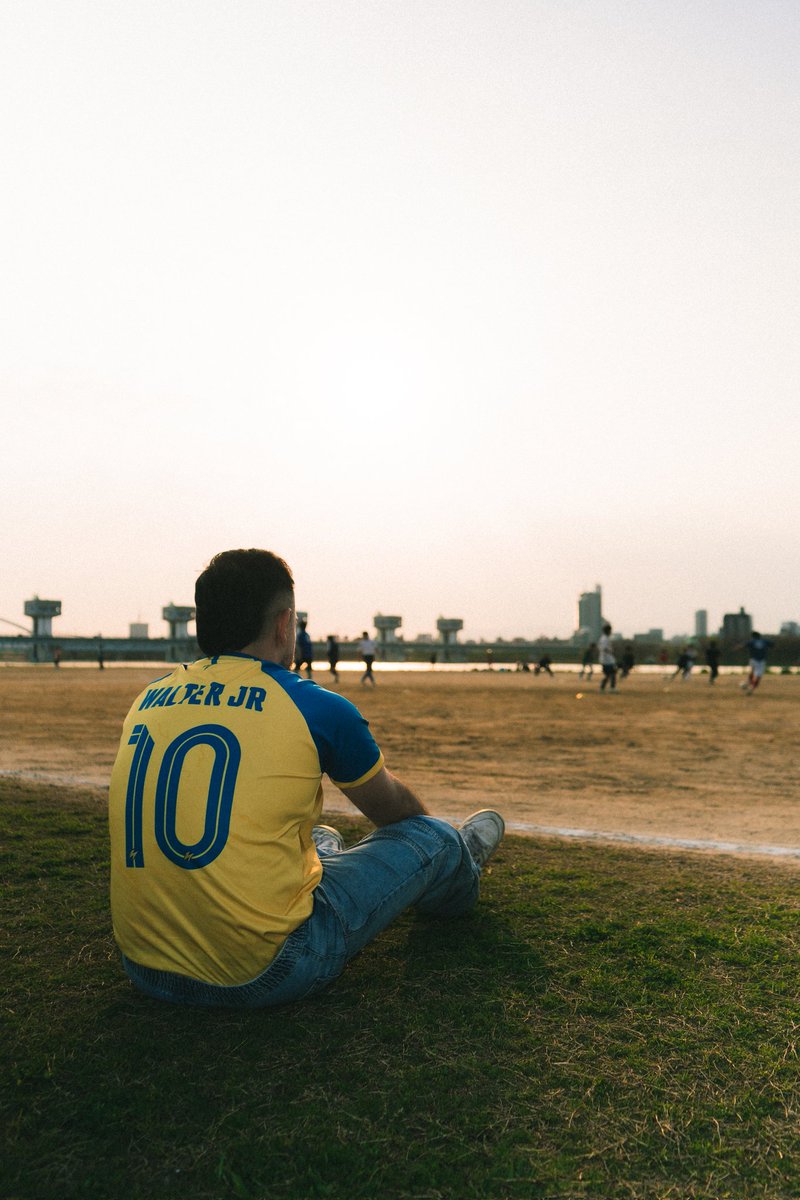 Llevo soñando con éste momento toda mi vida.

Lo hice realidad... Cuando conocí Inazuma Eleven y  grabé un vídeo de Strikers para "El Canal de Gavi" con 16 años para evadirme de la pérdida de mi padre nunca pensé que ese "desvío" traería las experiencias más increíbles de mi