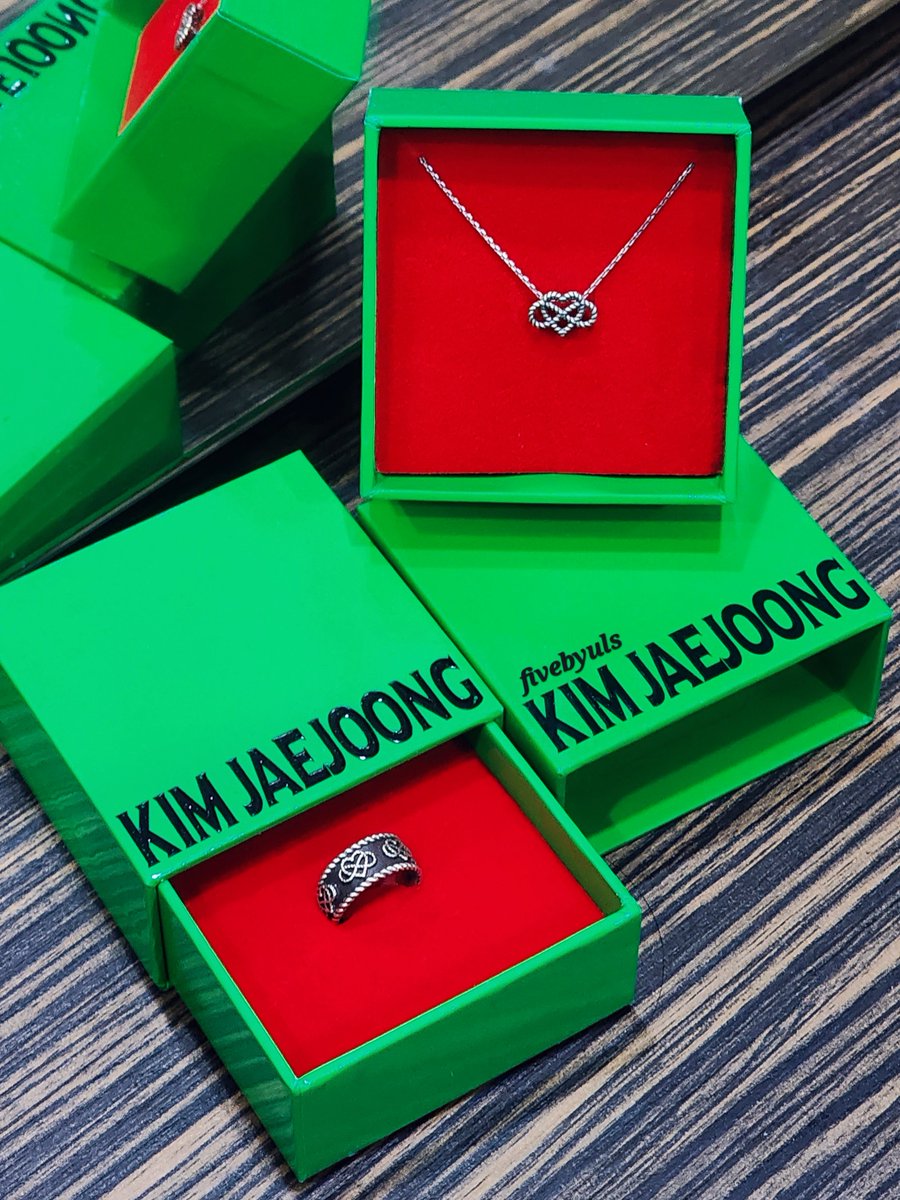 fivebyuls's tweet image. So @bornfreeonekiss are we married now? Couple ring & necklace & all?