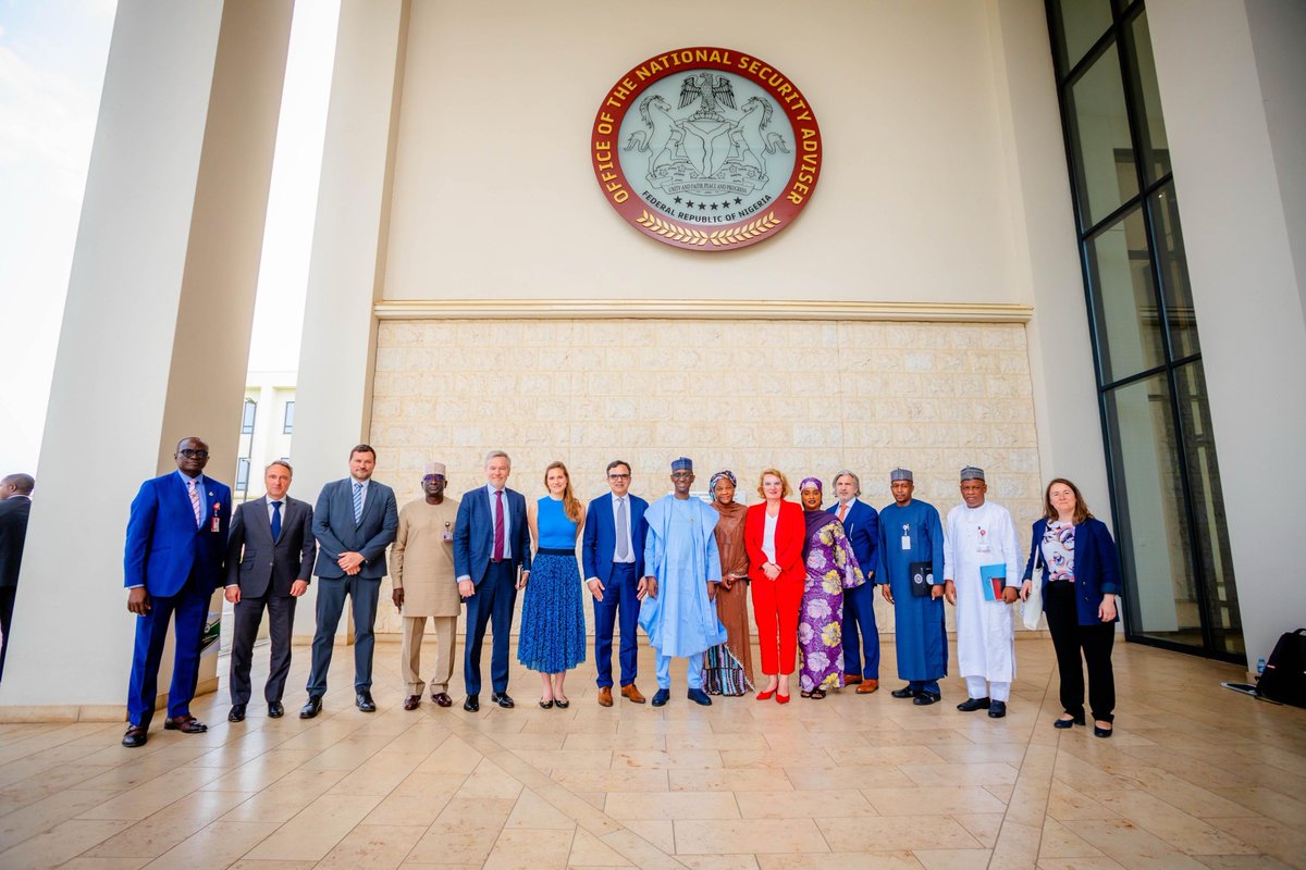 EUSec_Defence's tweet photo. 🇪🇺🤝🇳🇬 The #EU and #Nigeria are ready to step up cooperation on peace, security and defence.

Thank you for a very fruitful meeting @NuhuRibadu.

Looking forward to deepening our partnership. https://t.co/mozdM44naN