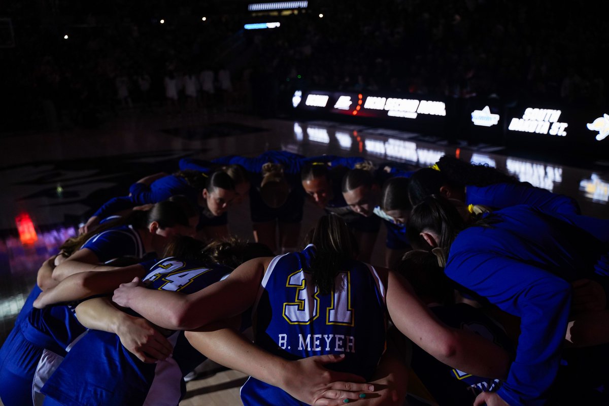 South Dakota State Jackrabbits (@gojackssdsu) on Twitter photo ICYMI | For the third time in program history, #23 <a href="/GoJacksWBB/">Jackrabbit WBB</a> finished the season in the AP Top 25!
#GoJacks π° ICYMI | For the third time in program history, #23 <a href="/GoJacksWBB/">Jackrabbit WBB</a> finished the season in the AP Top 25!
#GoJacks π°