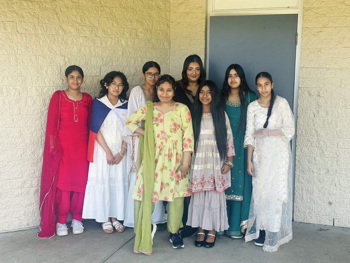 Sonia_Virk's tweet image. So much fun celebrating Vaisakhi at Kennedy Trail @Surrey_Schools #sd36learn