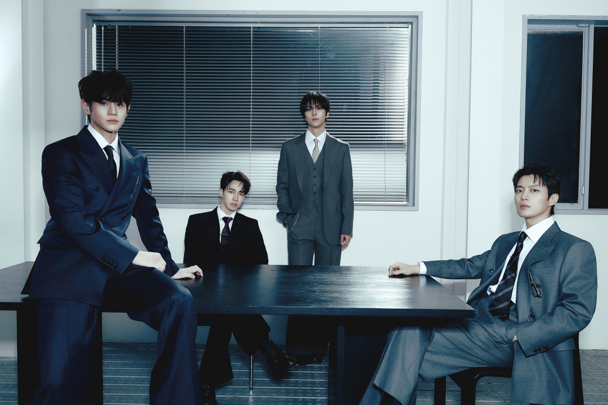 soompi's tweet image. #HIGHLIGHT Unveils Sleek Concept Photos For "From Real To Surreal" Comeback
soompi.com/article/173588…