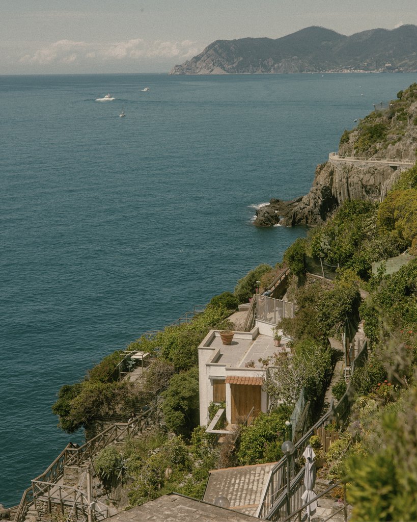 JasonBaths's tweet image. This is your sign to live life the Italian way – where every day is an opportunity to slow down, unwind, and savor the simple moments. 🇮🇹