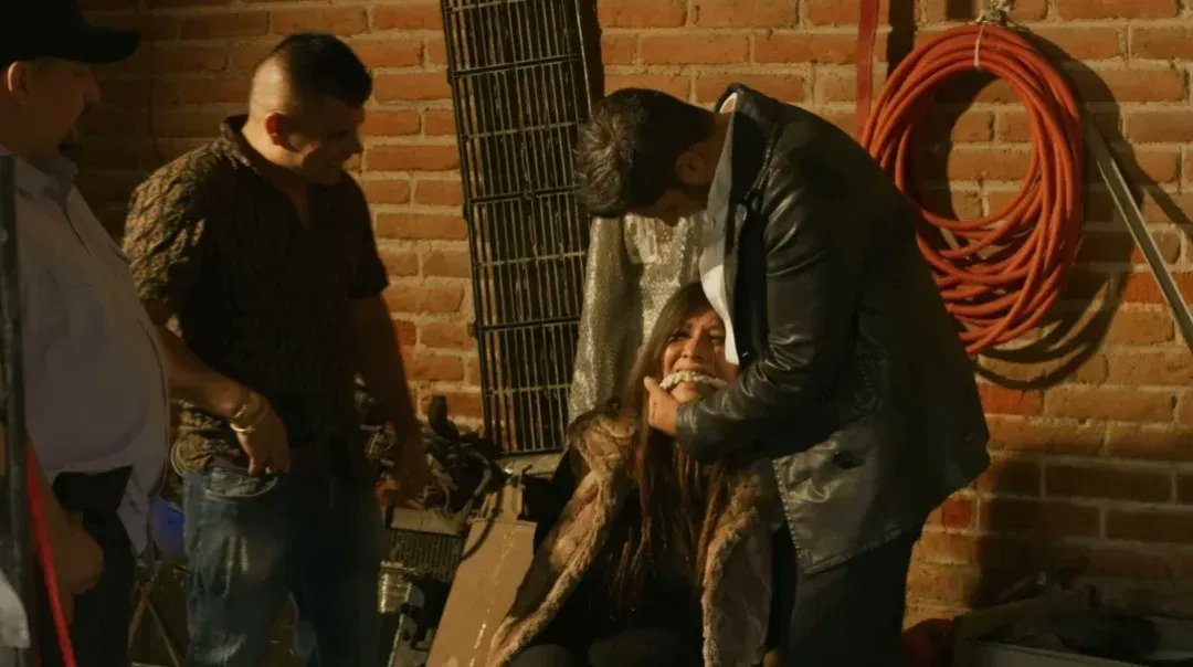 damiselas_l's tweet photo. Brenda Barragan amordazada en la película Mexicana 🇲🇽🇲🇽🇲🇽 La Mafia Michoacana. Parte 3.
#Brendabarragan #cinemexico #cinemexicano #azteca #novelasmundo #cinelatino #Televisiónrcn #Novelascolombianas #Novelasmexicanas #Telemundo #Aztecanovelas #Novelasmexico #peliculamexicana https://t.co/9AL5j6pr43